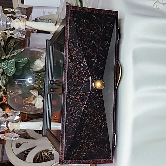 Vintage Curio/Keepsake Table Top/ Display/Storage Cabinet Black & Gold - Picture 13 of 15